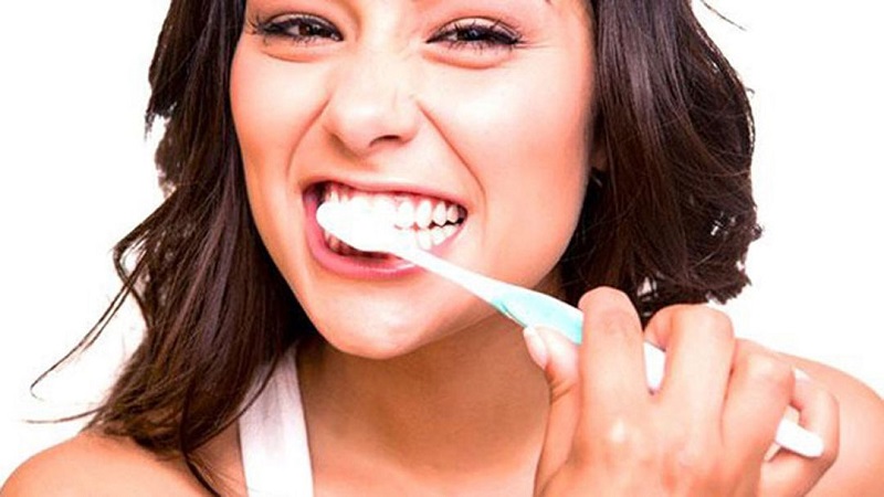 Đánh răng đúng cách để ngăn chặn vi khuẩn sâu răng