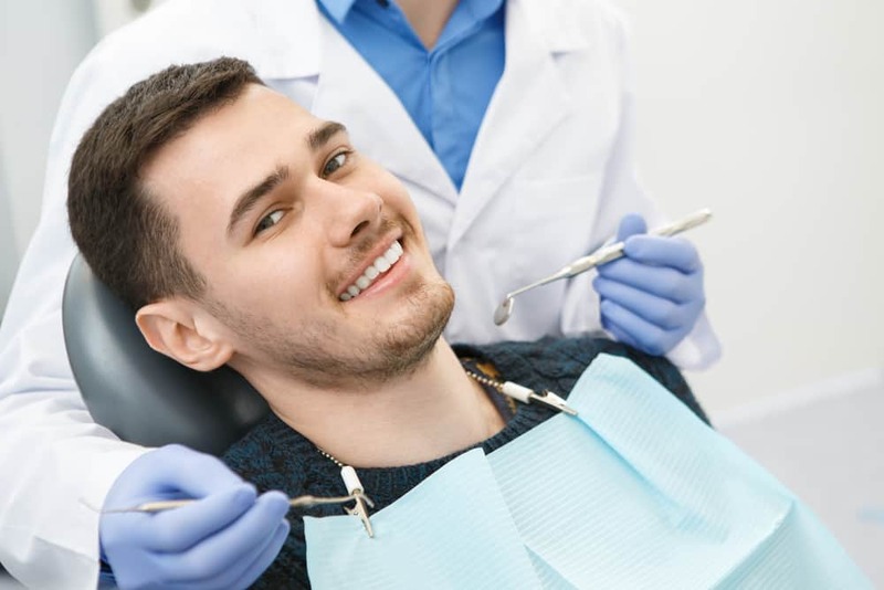 Khám răng định kỳ thường xuyên là điều cần thiết ngăn chặn bệnh sâu răng