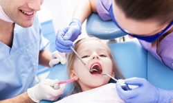 Việc nhổ răng sẽ khó tránh được chảy máu và gây đau
