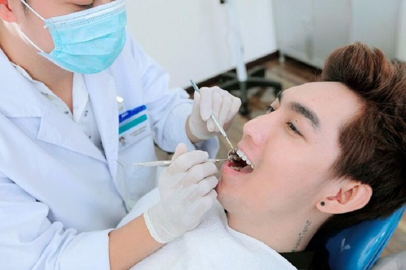 Tới nha sĩ khám răng miệng 6 tháng/ lần