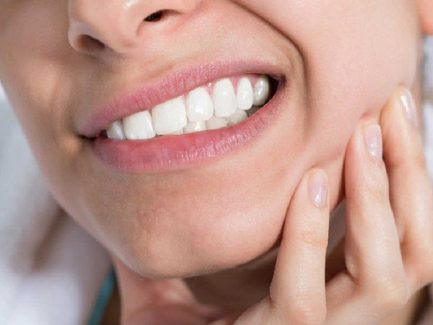 Nướu răng là toàn bộ phần mô mềm ở trong khoang miệng