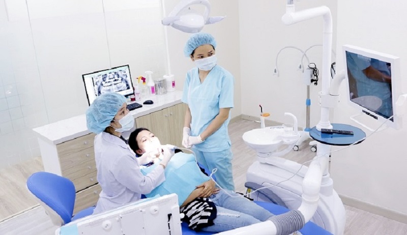 Khoa răng tại bệnh viện đại học y Hà Nội sở hữu đội ngũ tiến sĩ, giáo sư đầu ngành