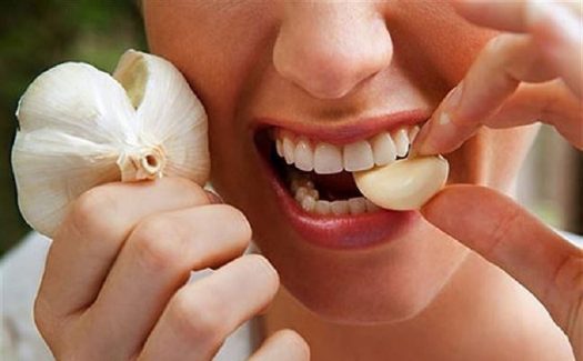 Trong thanh phần của tỏi thường có chứa sulfuric nó sẽ tạo ra vị và mùi khá riêng biệt