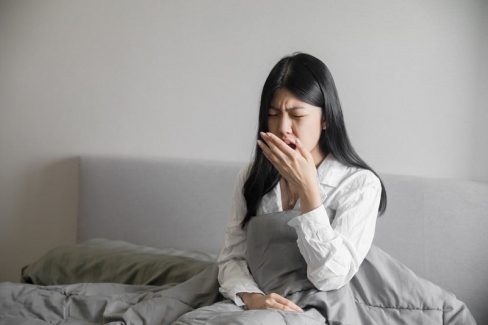 Hôi miệng lâu năm là tình trạng miệng có mùi hôi khó chịu mỗi khi thở ra hoặc nói chuyện