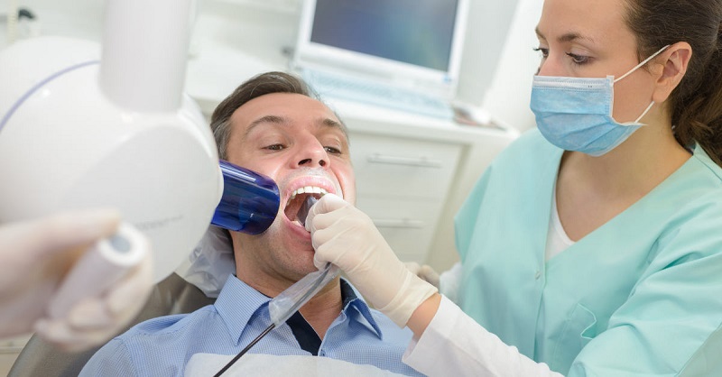Người bệnh nên lựa chọn địa chỉ nha khoa thẩm mỹ uy tín để phục hình răng sứ