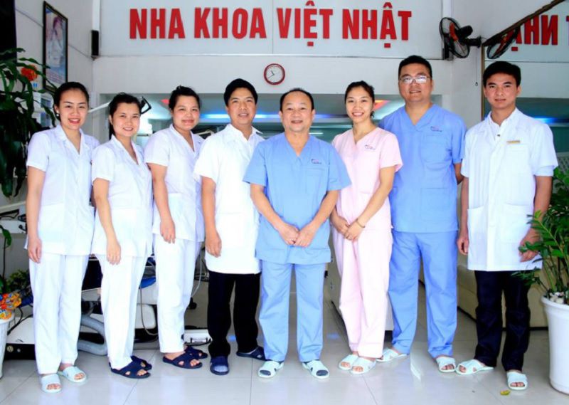 Đội ngũ bác sĩ tại Nha khoa Việt Nhật ở Quảng Ninh
