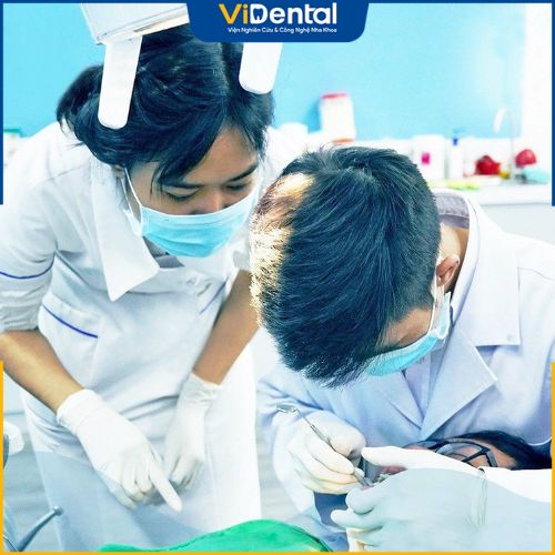 Uni Dental được đánh giá cao bởi sự đầu tư về chất lượng nguồn nhân lực