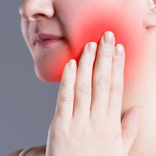 Nhiều trường hợp bị nhiễm trùng sau khi nhổ răng số 8